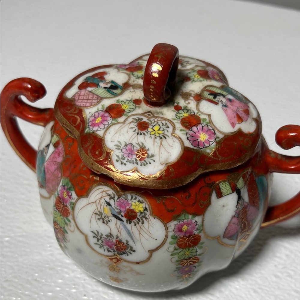 Vintage Porcelain Japanese Geisha Girls Hand-painted Lidded Sugar Bowl - Picture 2 of 11